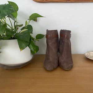 Light brown suede booties
